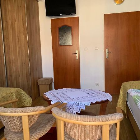 Pokoje Goscinne Matros Устроне Морске Екстериор снимка